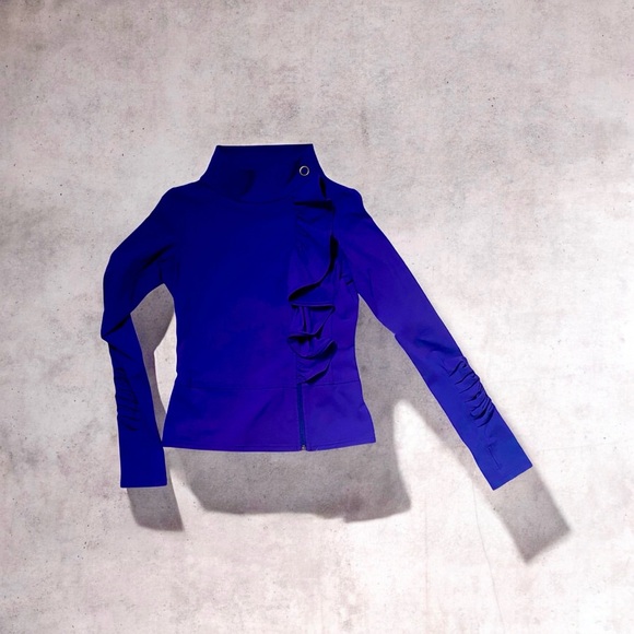 Karma Athletics Jacket. It looks fabulous on and is so flattering. - Picture 5 of 15